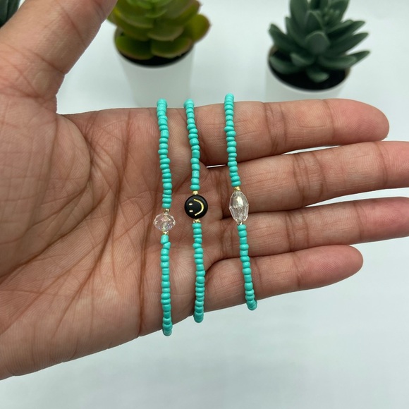 Handmade Trendy Glass Bead Bracelets with Smiley Face - Picture 5 of 5